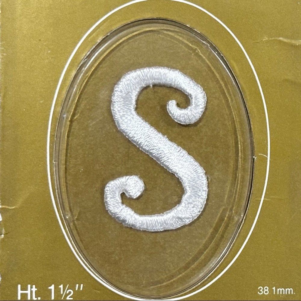 💞 New Embroidered Iron-On “S” Monogram Patch